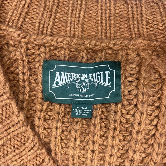 American Eagle Oversized V-Neck Cable Knit Sweater - Picture 3 of 4